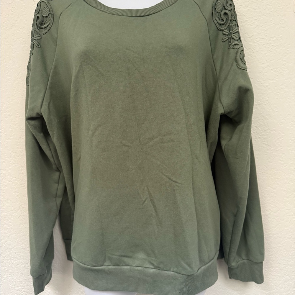 Gloria Vanderbilt Sage Green Embroidered Sweatshirt size XL
